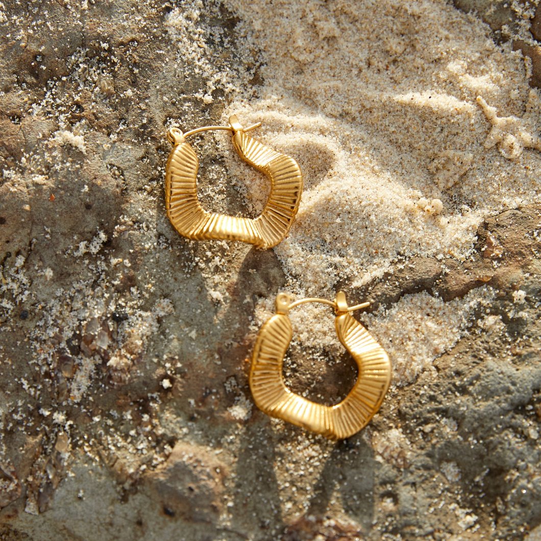 Aros Ondulados Geométricos Dorados