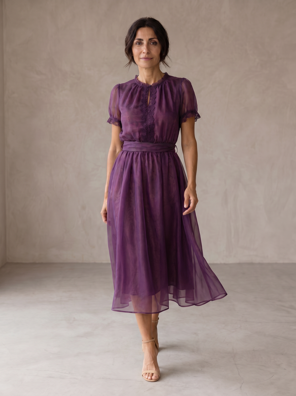 Flavia | Vestido largo con escote lágrima y encaje