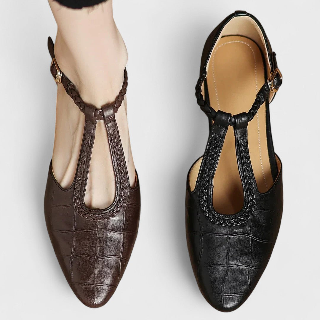 Bailarina trenzada Luciana de Vega Madrid, calzado femenino con diseño elegante y detalles en trenza, vista lateral en color neutro.
