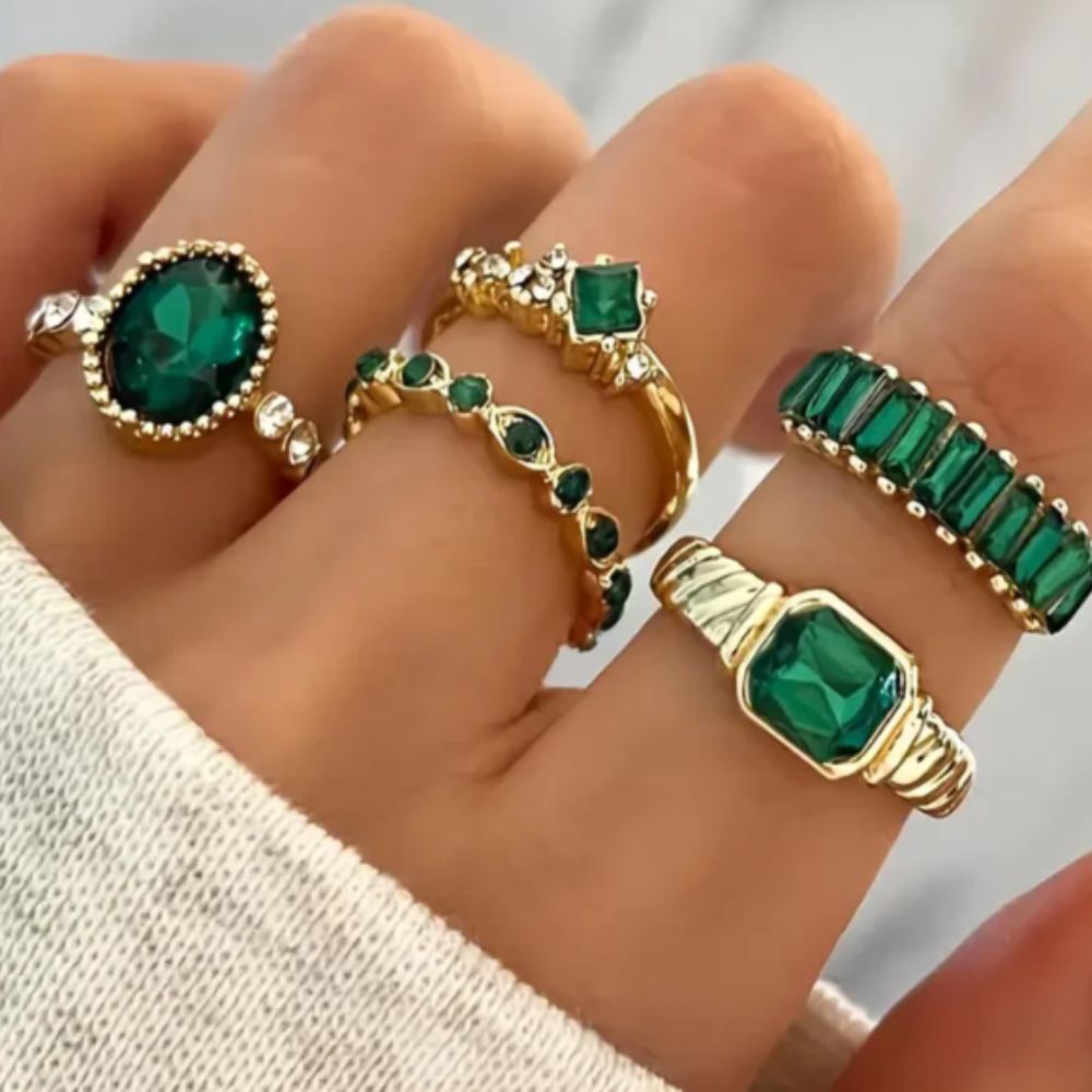 Zarina | Set de Anillos Dorados con Esmeralda