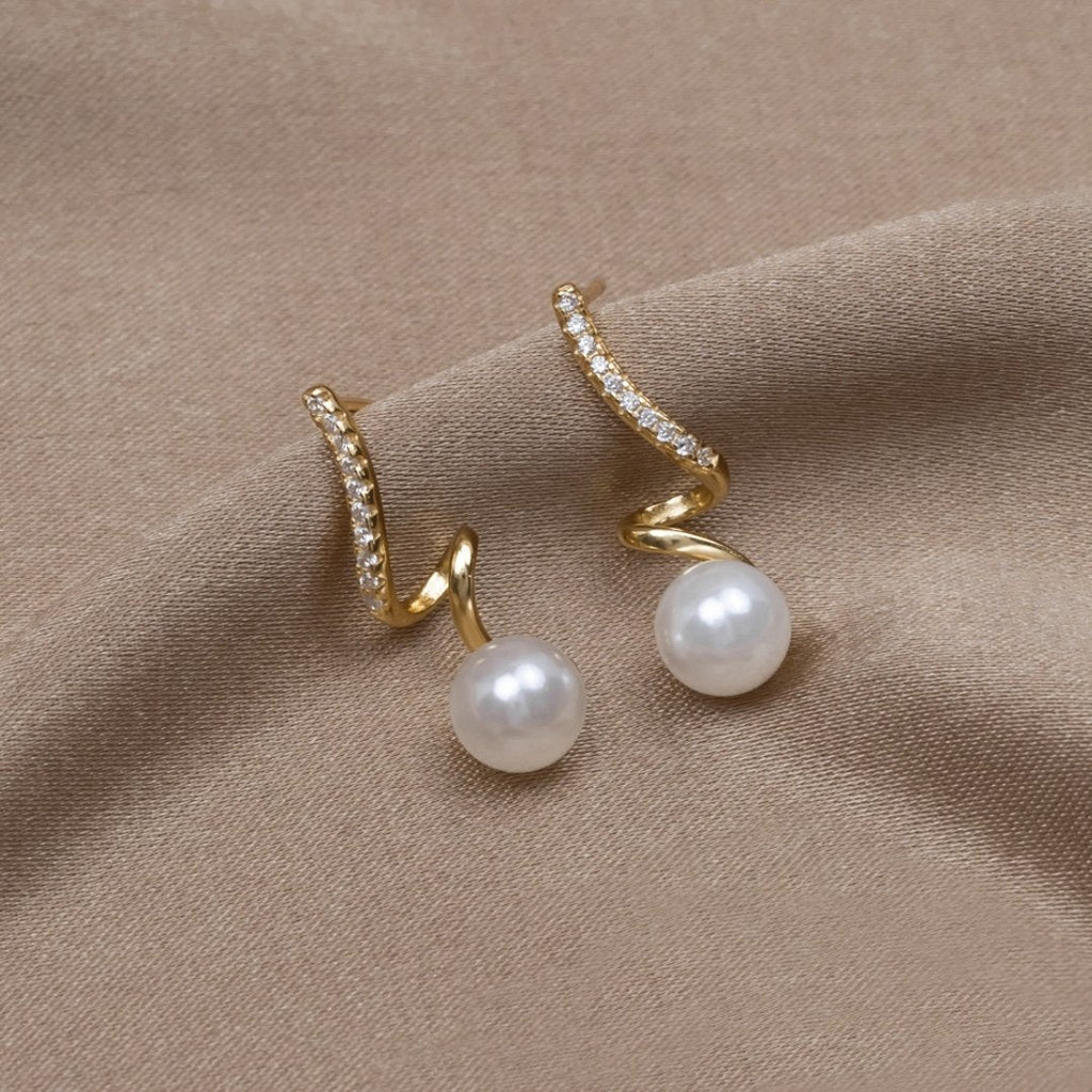 Pendientes Tam Pearl Wave de Vega Madrid con perlas blancas y diseño ondulado, colgantes elegantes para mujer.