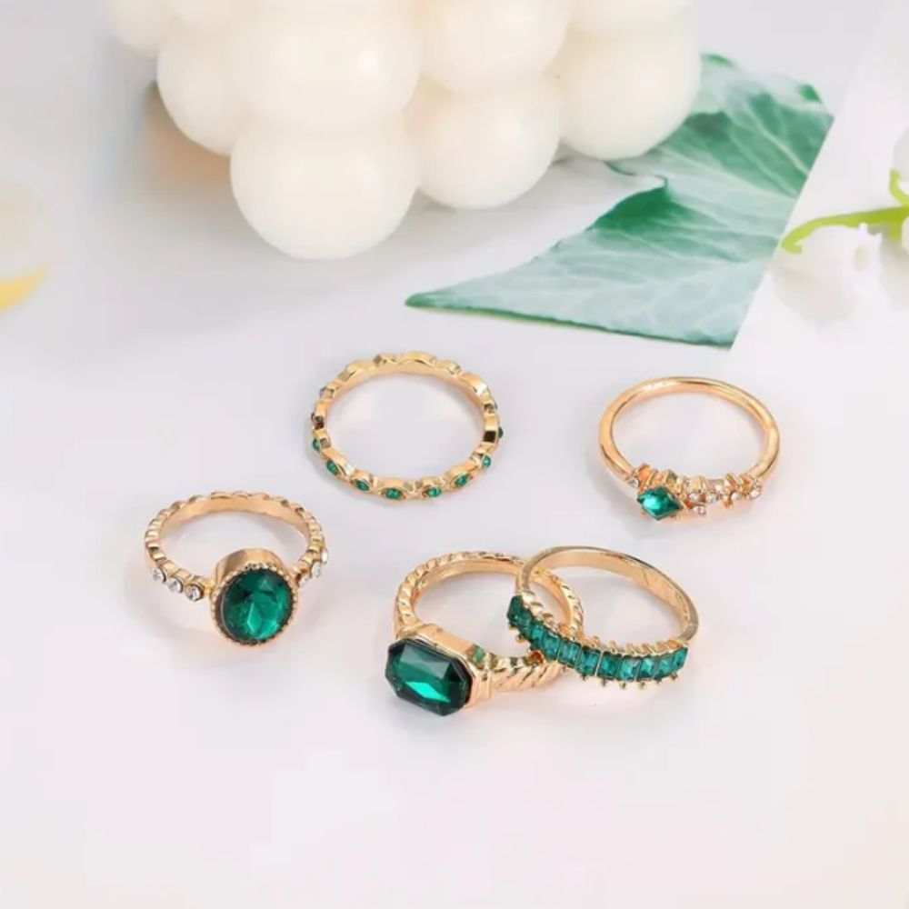 Zarina | Set de Anillos Dorados con Esmeralda